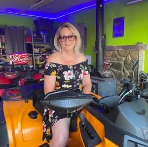 Meet your Posher, Lynda